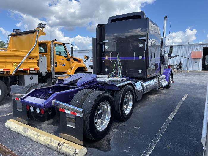 2023 Kenworth W900L-4