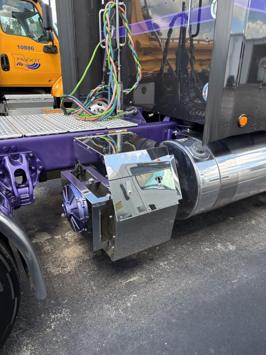 2023 Kenworth W900L-5