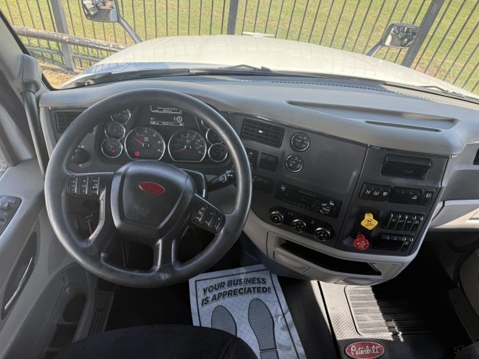 2021 Peterbilt 579-15