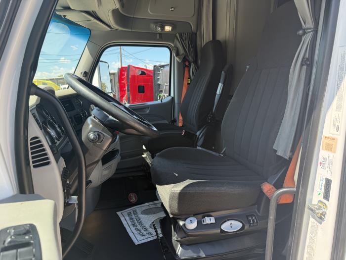 2021 Peterbilt 579-16