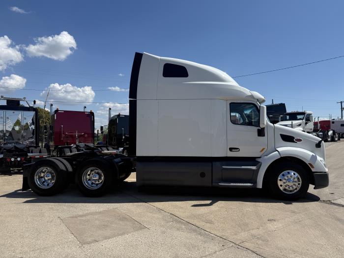 2021 Peterbilt 579 photo 4