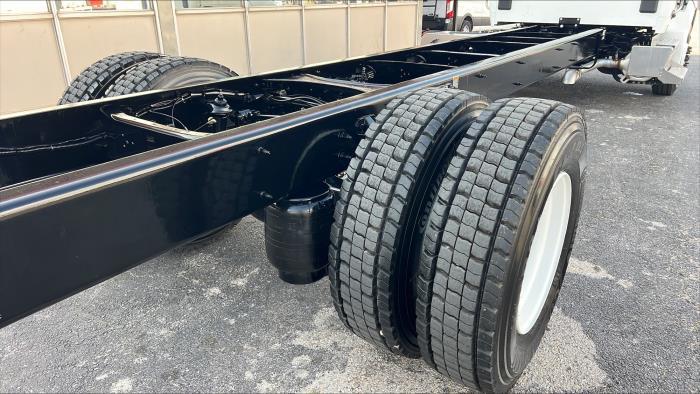 2025 Peterbilt 536-7