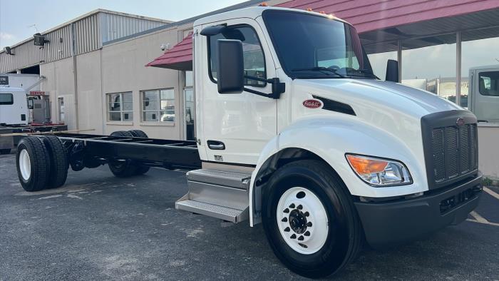 2025 Peterbilt 536-8