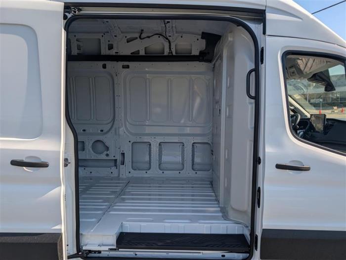 2026 Ford Transit-350-11