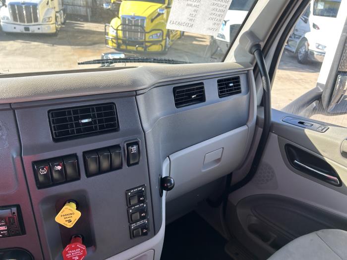 2019 Peterbilt 579-27