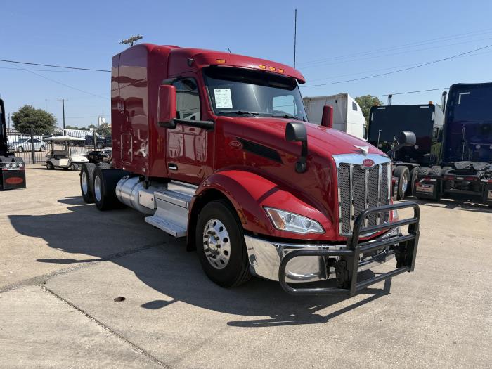 2022 Peterbilt 579-8