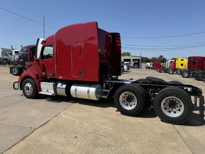 2022 Peterbilt 579-26