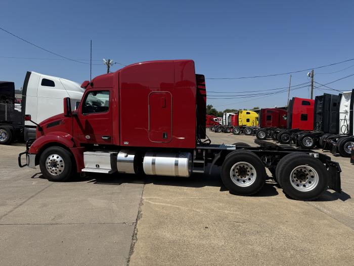 2022 Peterbilt 579-27