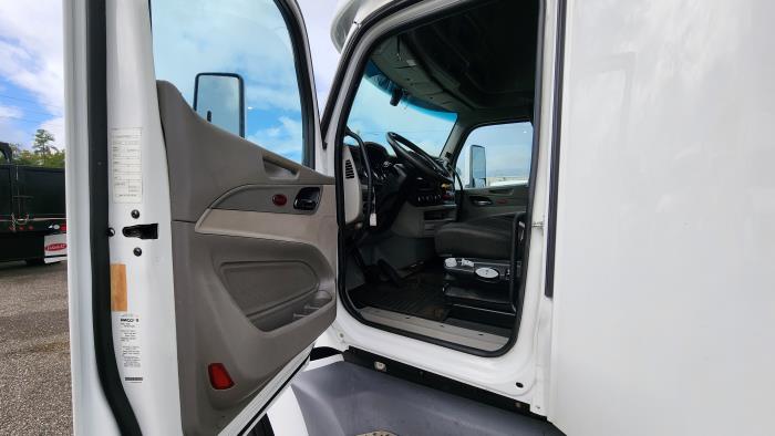 2021 Peterbilt 579-9
