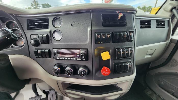 2021 Peterbilt 579-20