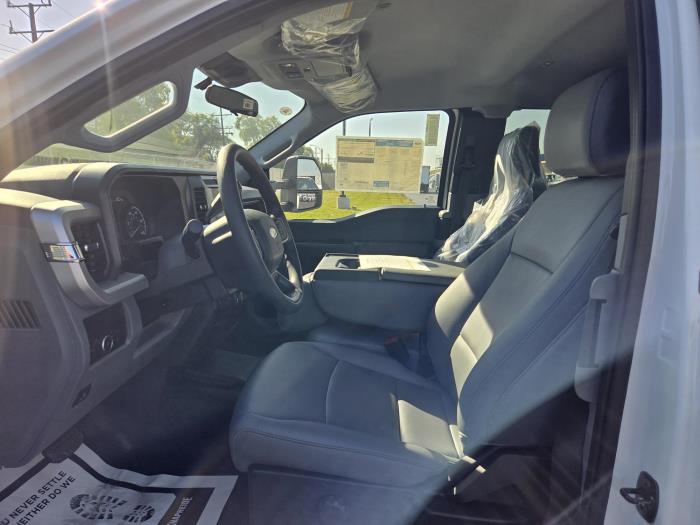 2025 Ford F-350-11