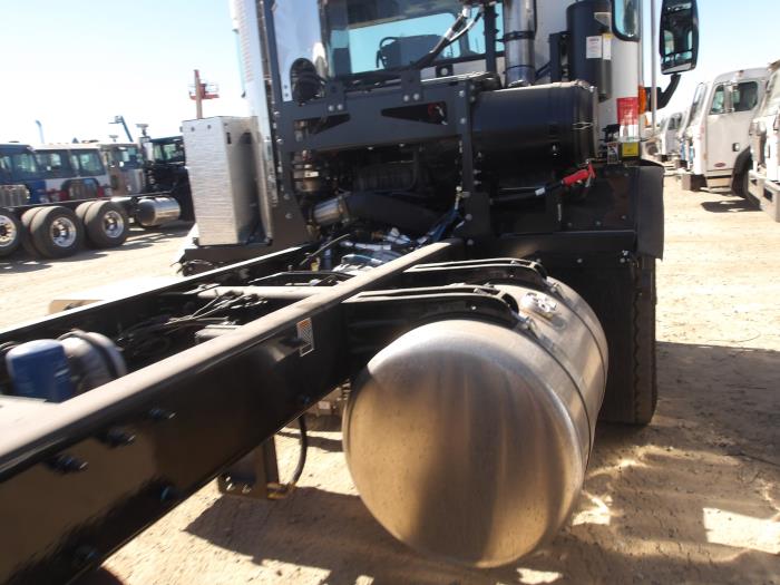 2025 Peterbilt 520-11