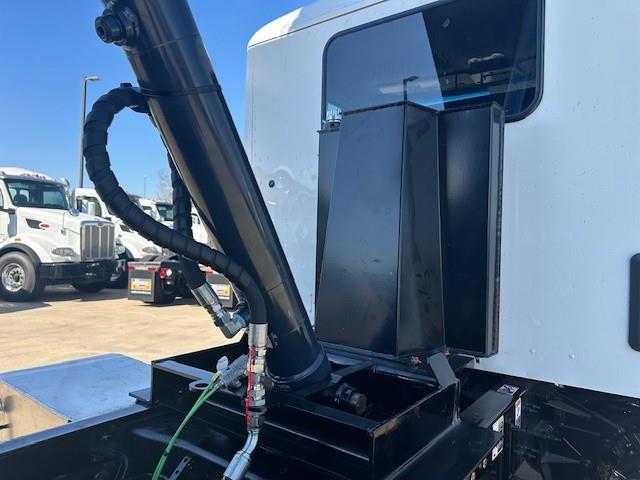 2026 Peterbilt 548-27