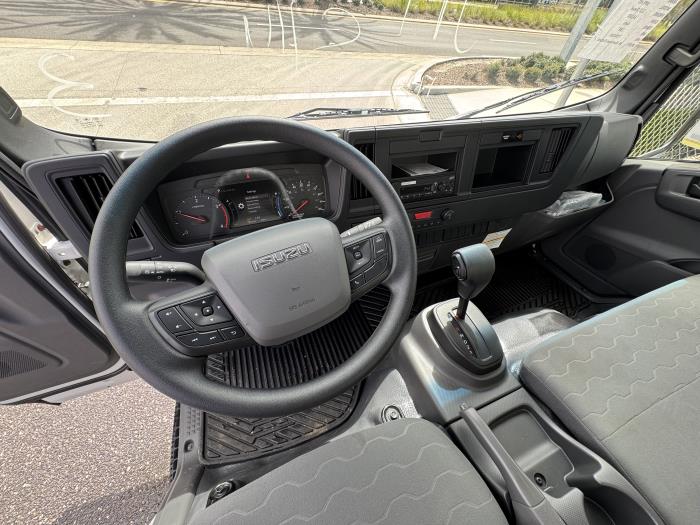 2026 Isuzu NPR-HD-11