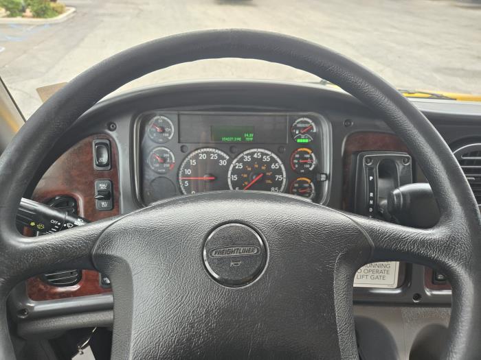 2020 Freightliner M2 106 Medium Duty photo 3