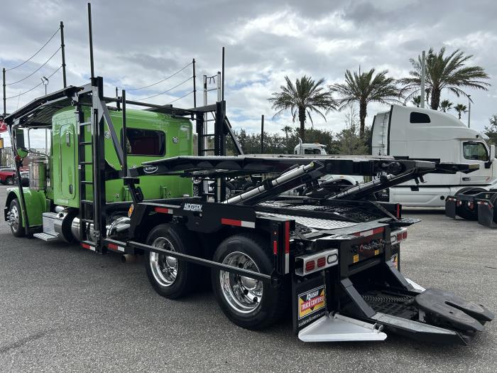 2022 Peterbilt 389-4