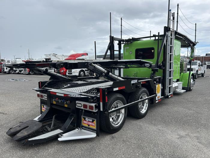 2022 Peterbilt 389-8