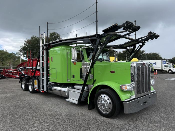 2022 Peterbilt 389-2