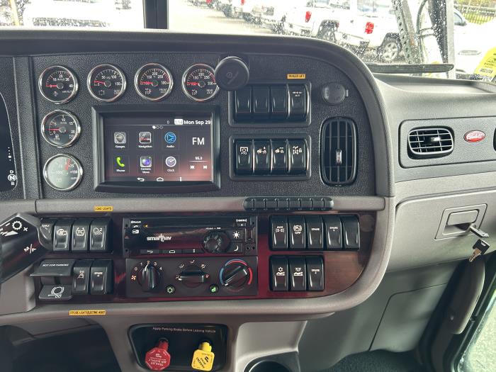 2022 Peterbilt 389-14