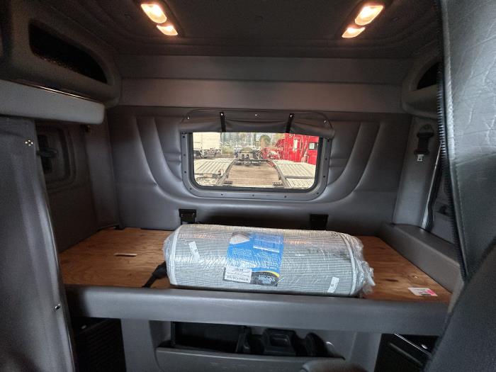 2022 Peterbilt 389-19