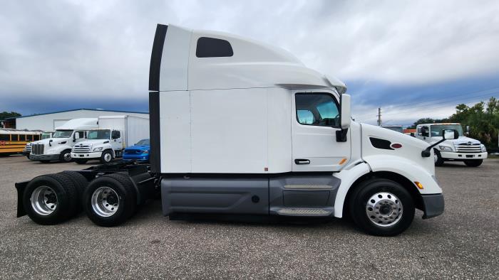 2021 Peterbilt 579-6