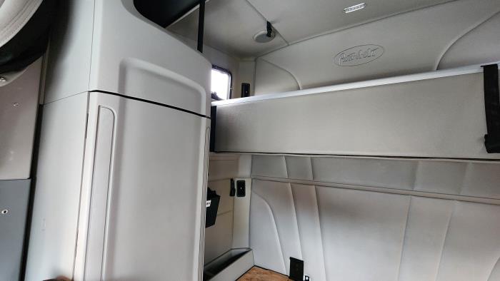 2021 Peterbilt 579-11