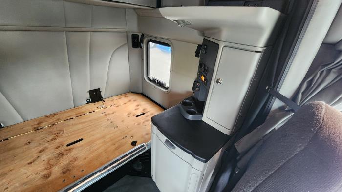 2021 Peterbilt 579-14