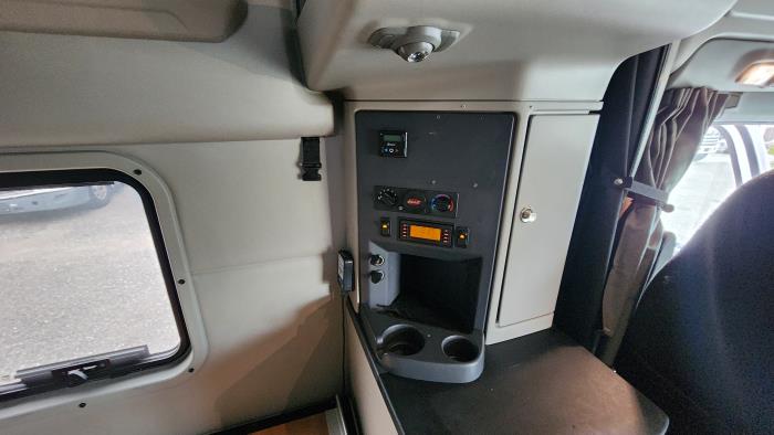 2021 Peterbilt 579-16