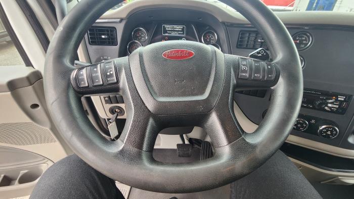 2021 Peterbilt 579-20