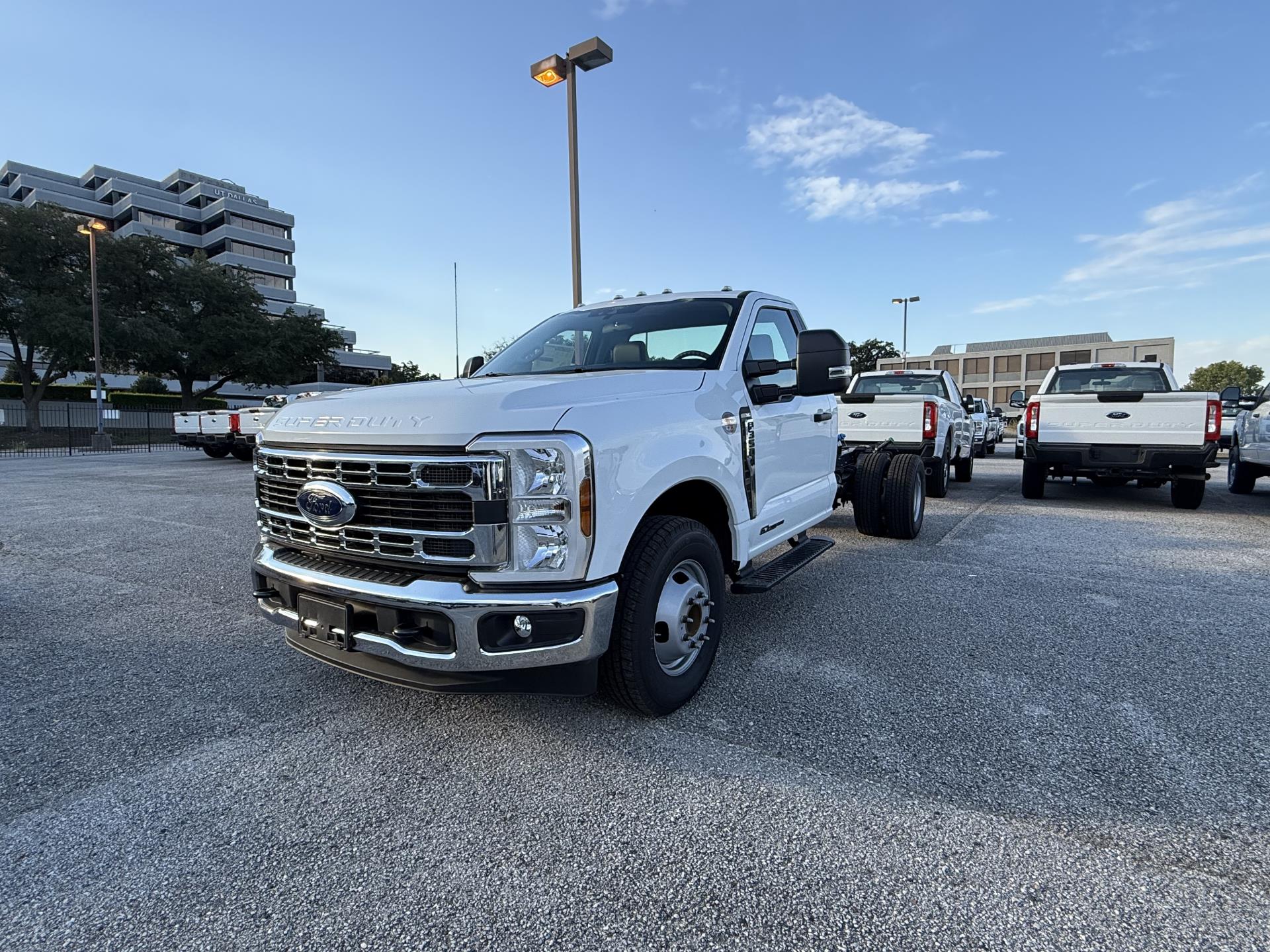 2026 Ford F-350 Regular Cab DRW 4x2 Cab Chassis for sale #1949227 - photo 1