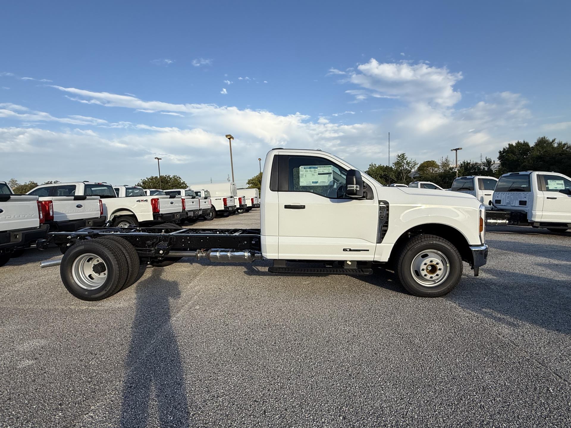 2026 Ford F-350 Regular Cab DRW 4x2 Cab Chassis for sale #1949227 - photo 5