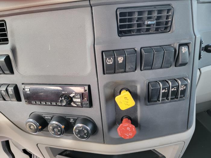 2021 Peterbilt 579-22