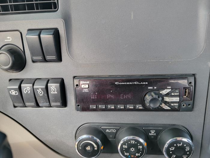 2021 Peterbilt 579-23