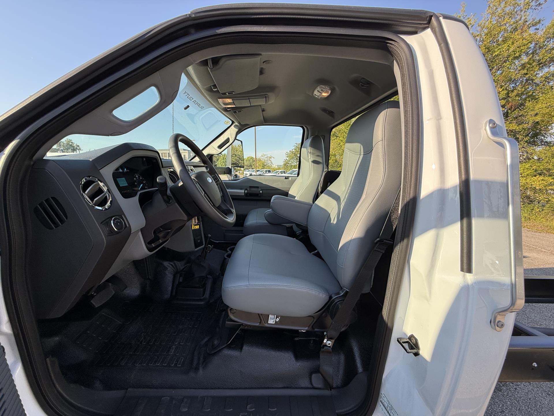 2026 Ford F-650 Regular Cab DRW 4x2 Cab Chassis for sale #1950177 - photo 12