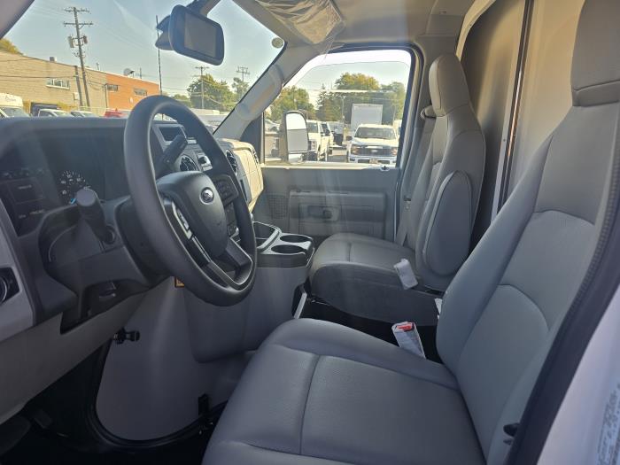 2026 Ford E-450-10