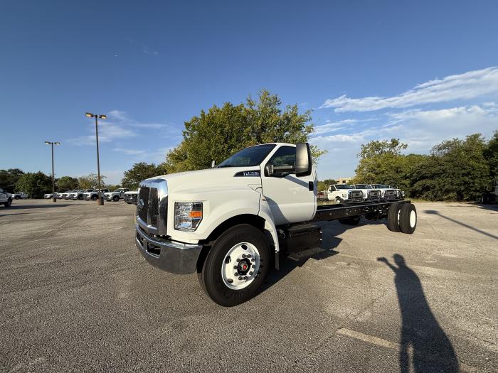 2026 Ford F-750-2