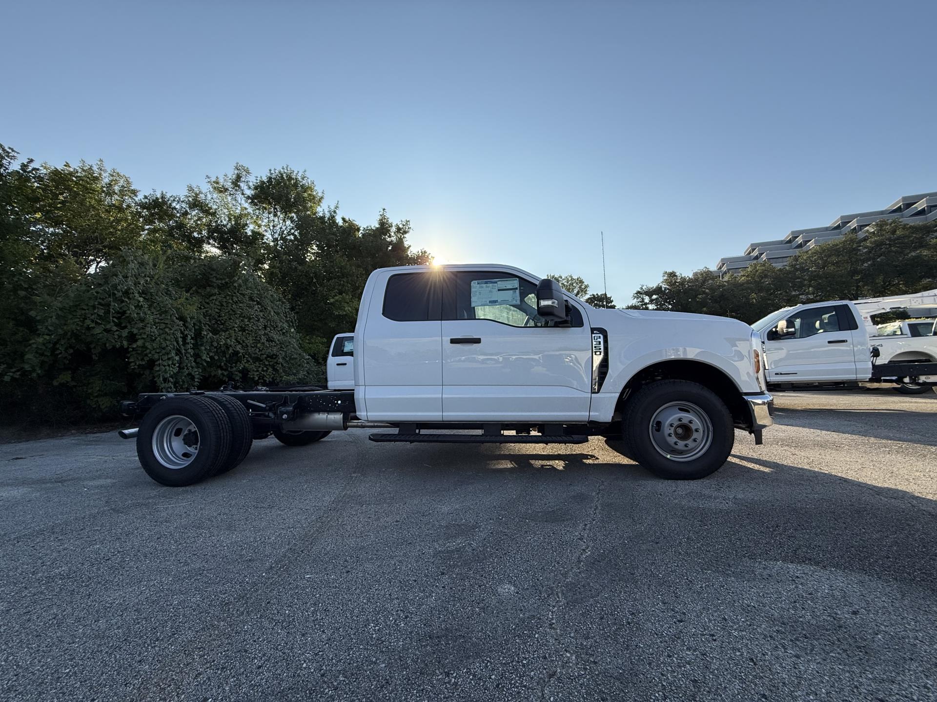 2026 Ford F-350 Super Cab DRW 4x2 Cab Chassis for sale #1949215 - photo 6