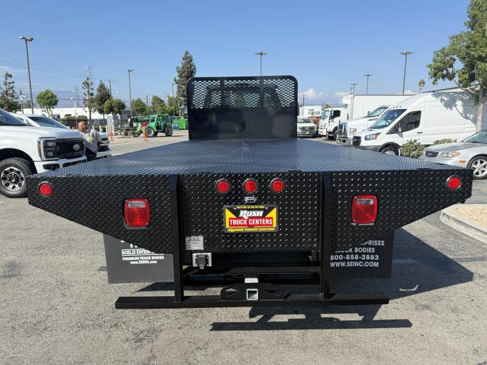 2026 Ford F-650 photo 2