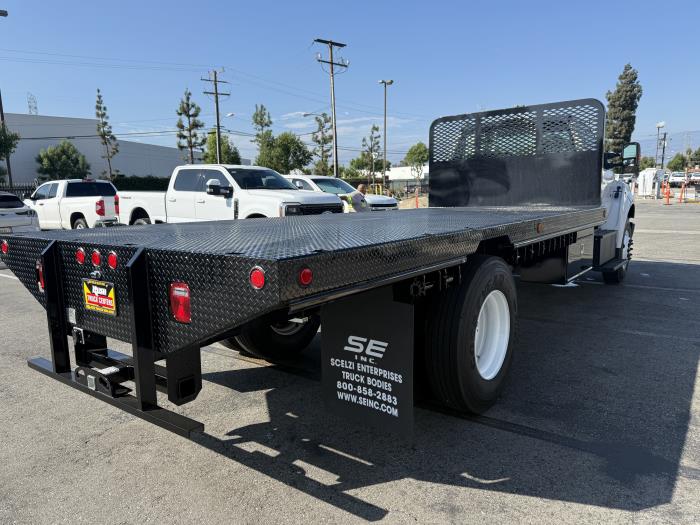 2026 Ford F-650 photo 3