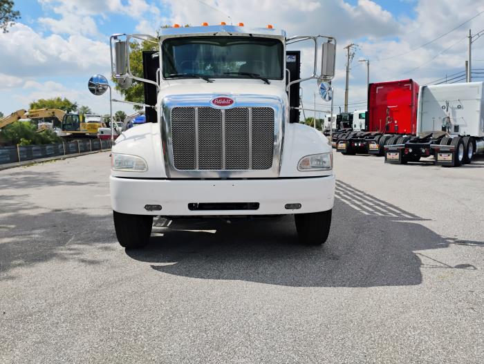 2019 Peterbilt 330 photo 3