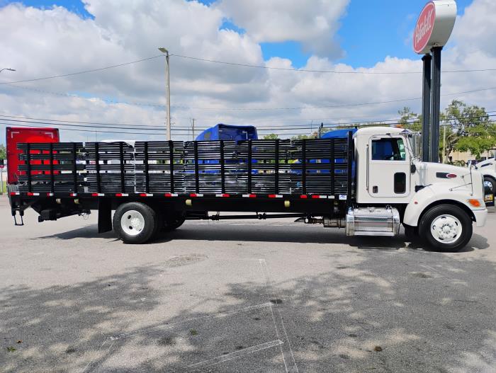 2019 Peterbilt 330-4