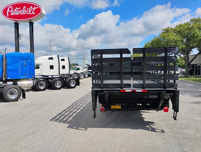 2019 Peterbilt 330-6
