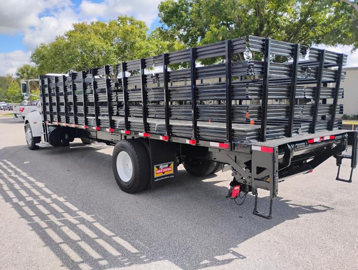 2019 Peterbilt 330-7