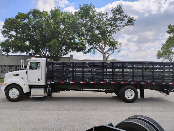 2019 Peterbilt 330-8