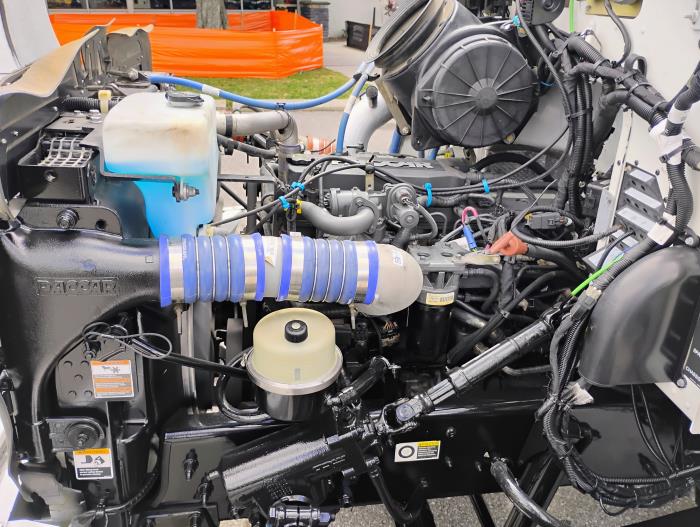 2019 Peterbilt 330-10