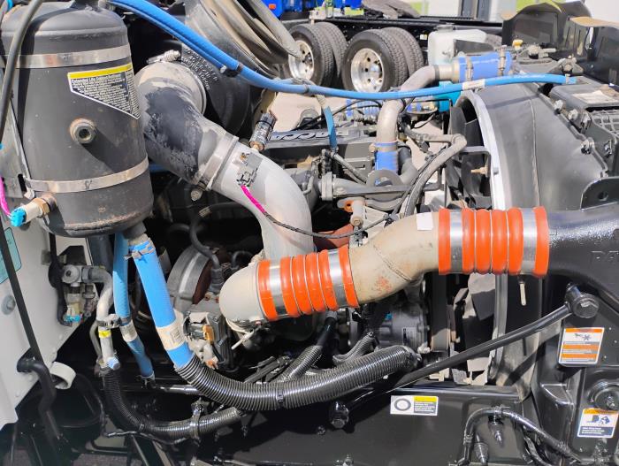 2019 Peterbilt 330-12