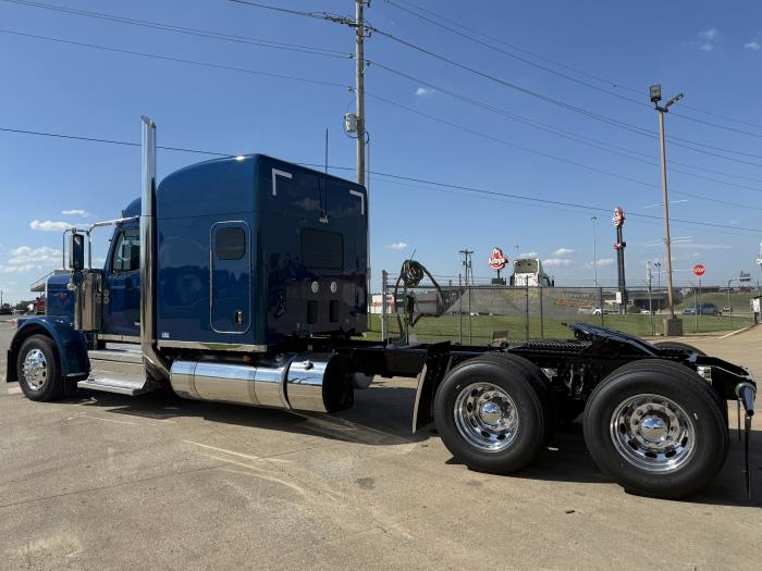 2026 Peterbilt 589-4
