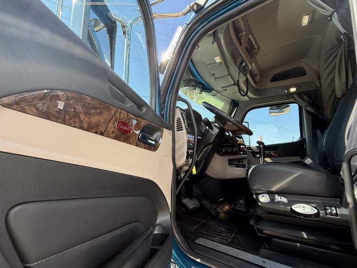 2026 Peterbilt 589-16