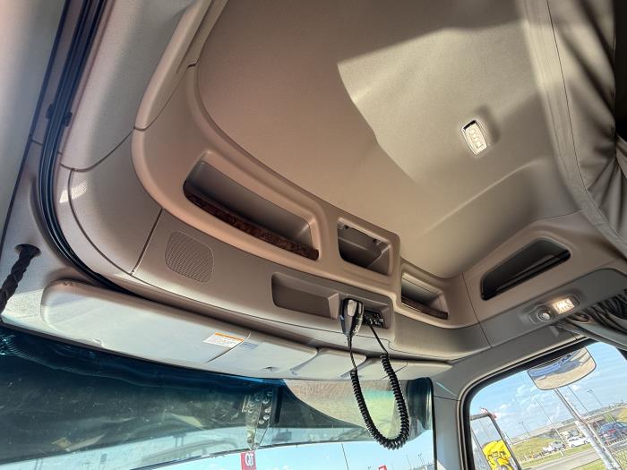 2026 Peterbilt 589-18