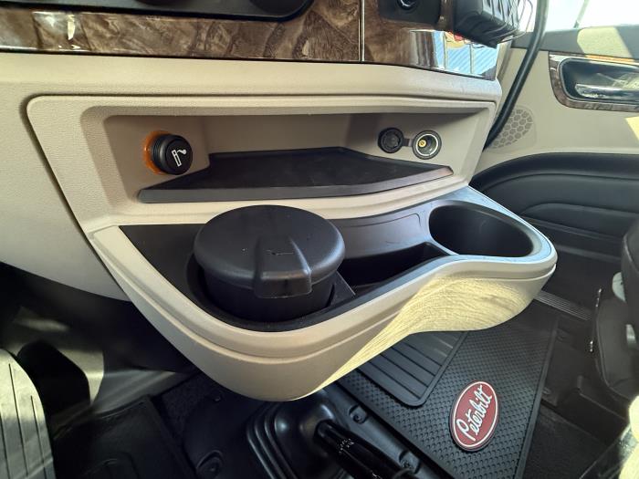 2026 Peterbilt 589-23